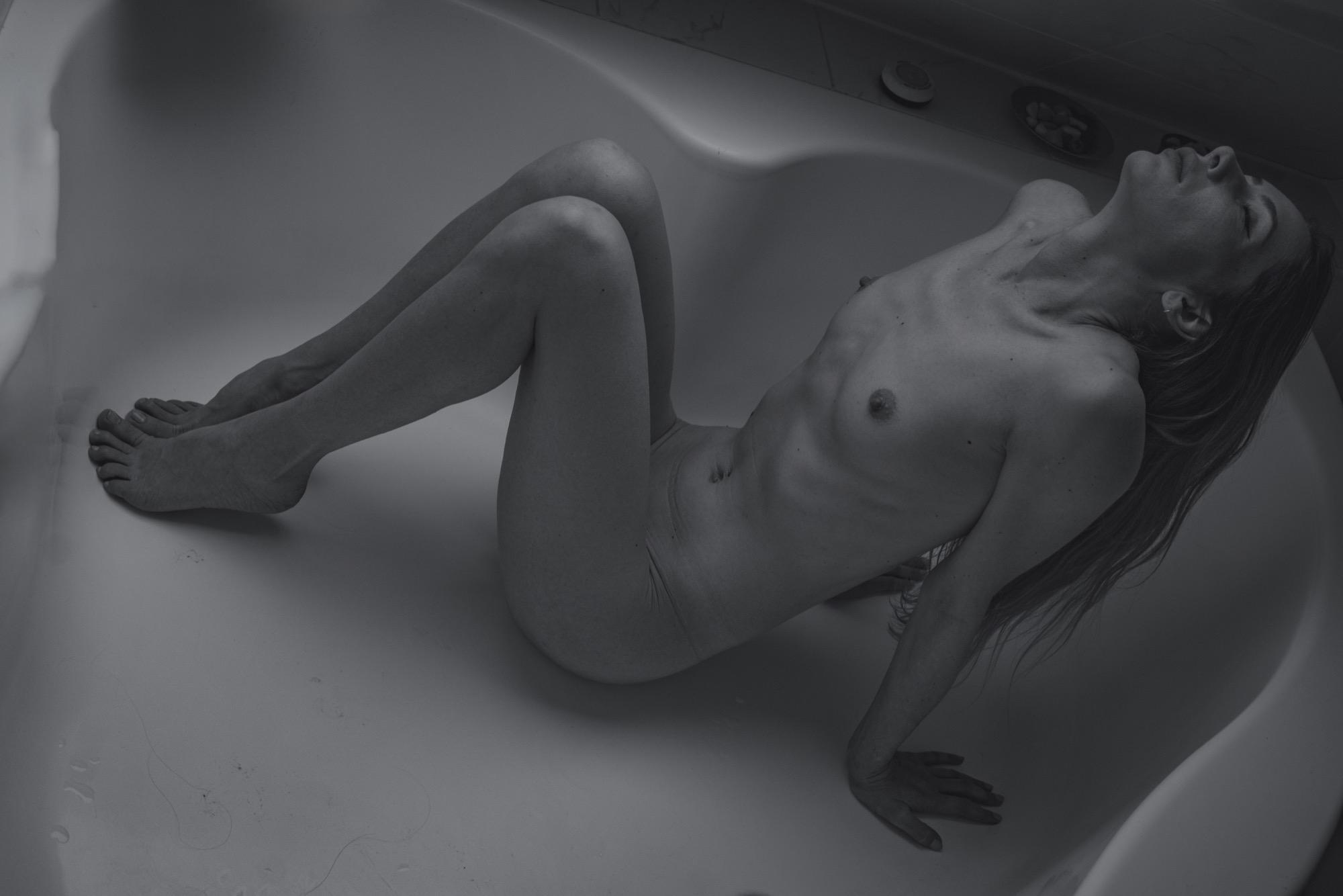 The Bathroom - Claudio Pari & Luci Image 5