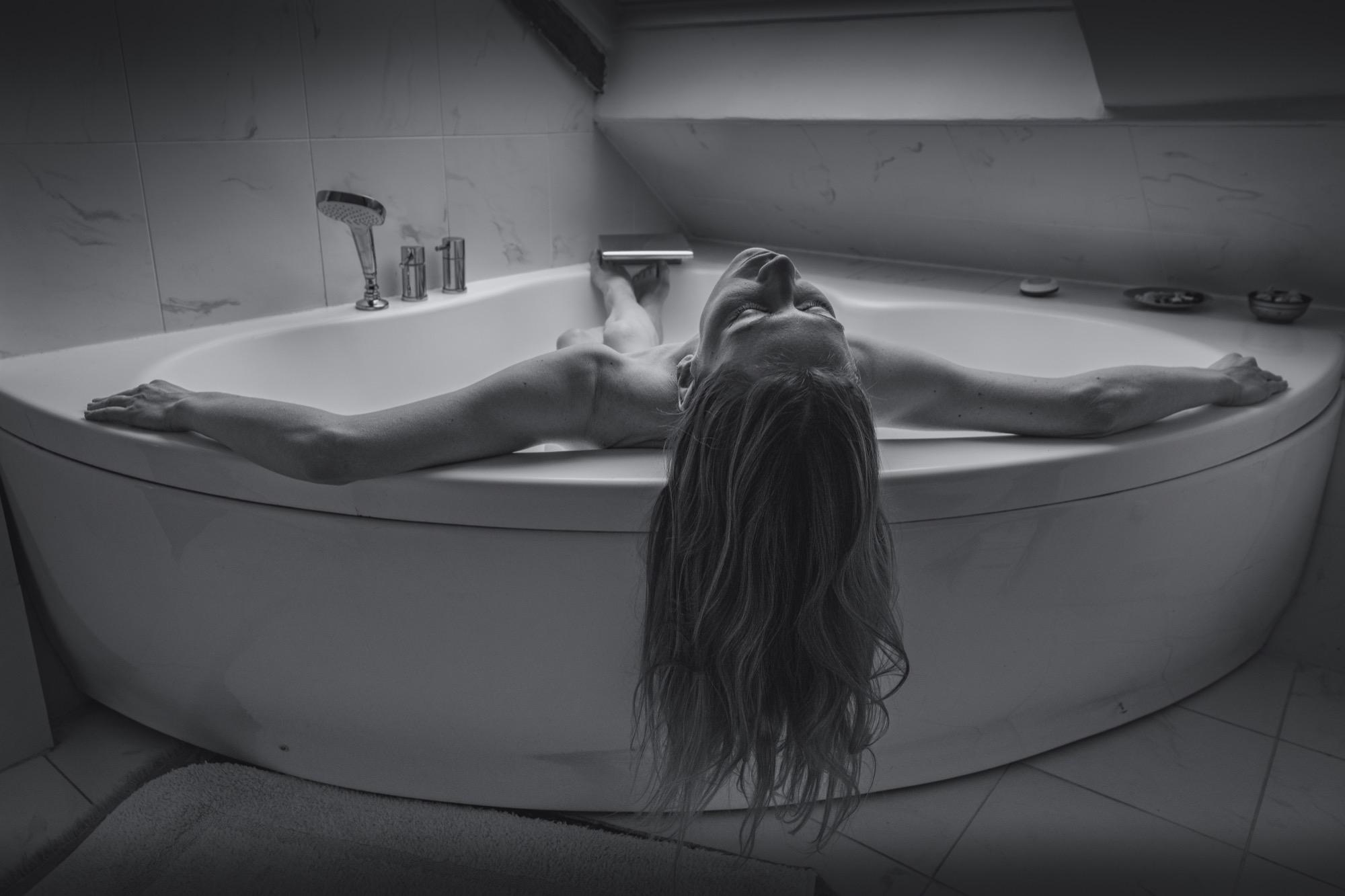The Bathroom - Claudio Pari & Luci Image 7