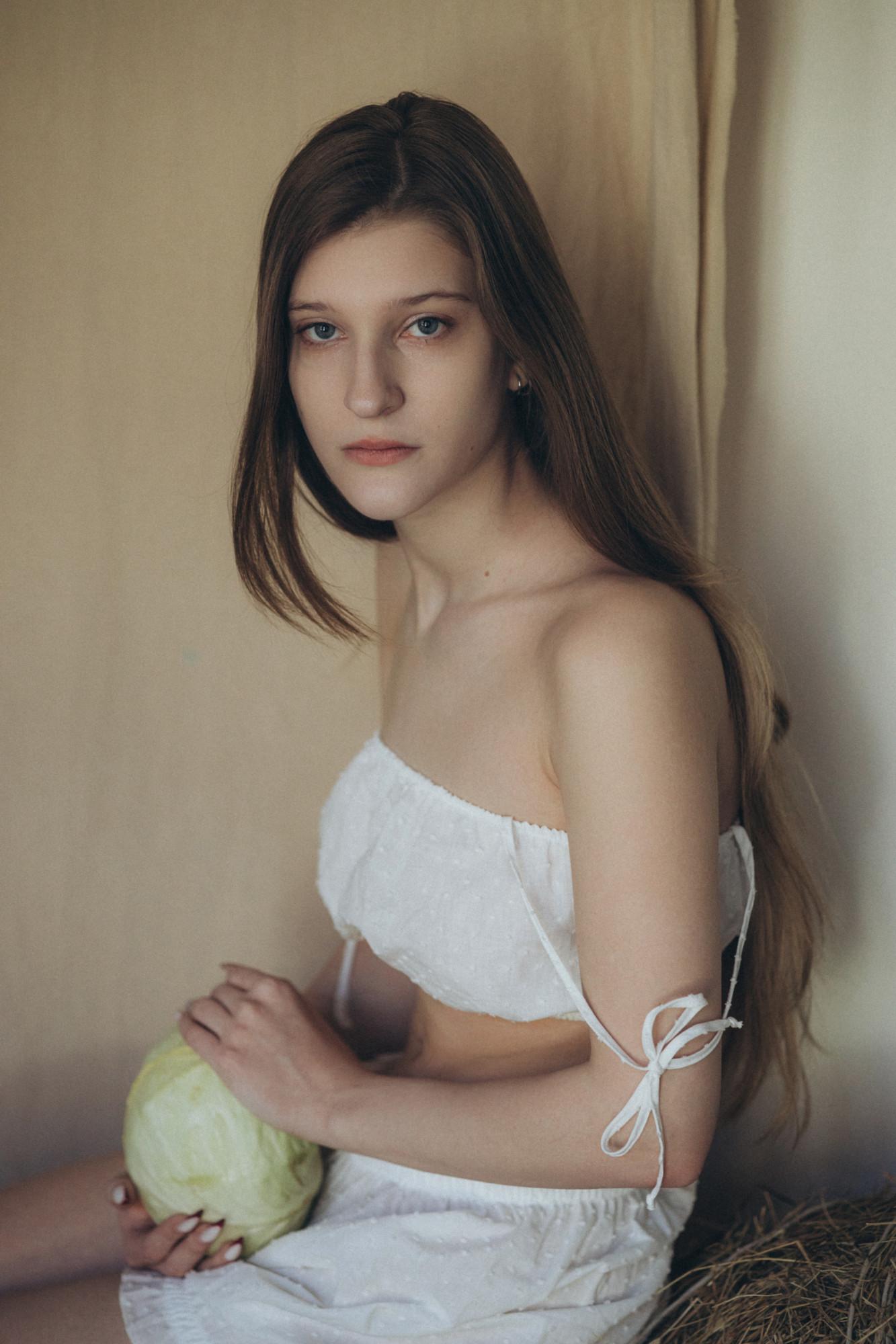 The Princess On The Pea - Julia Prober & Evangelina Image 8