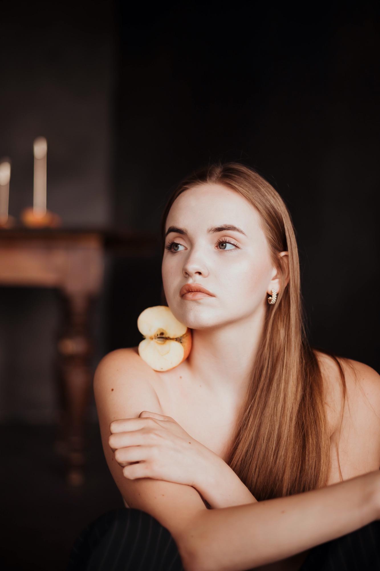 The Temptation - Maria Novikova Image 2
