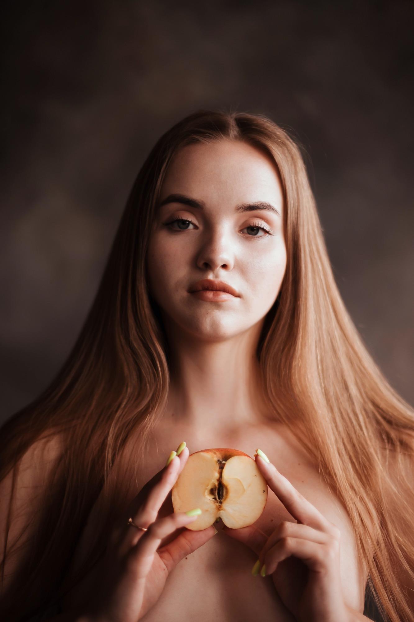 The Temptation - Maria Novikova Image 6