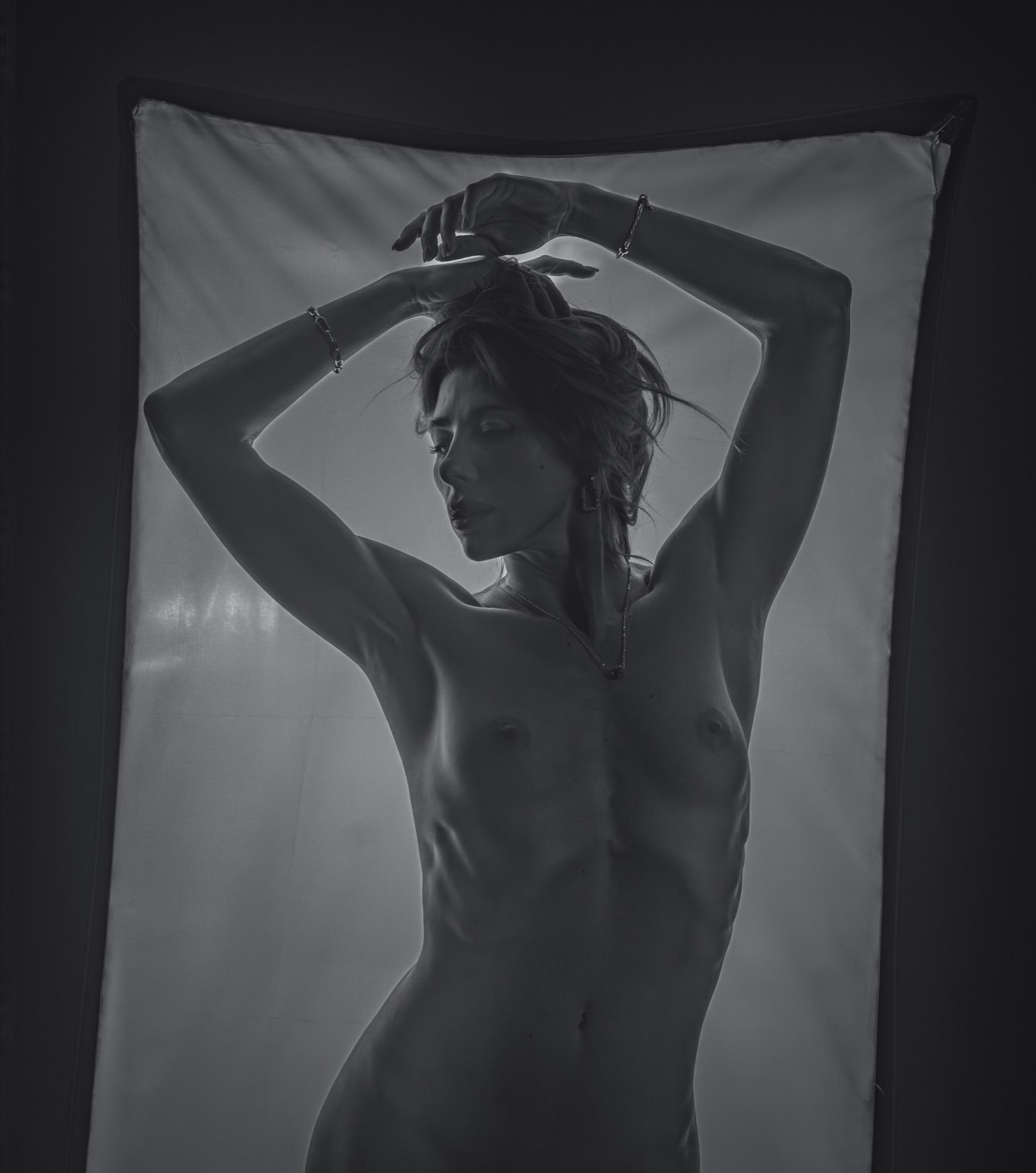 The Veil - Claudio Pari & Cristina Kiwifree Image 1