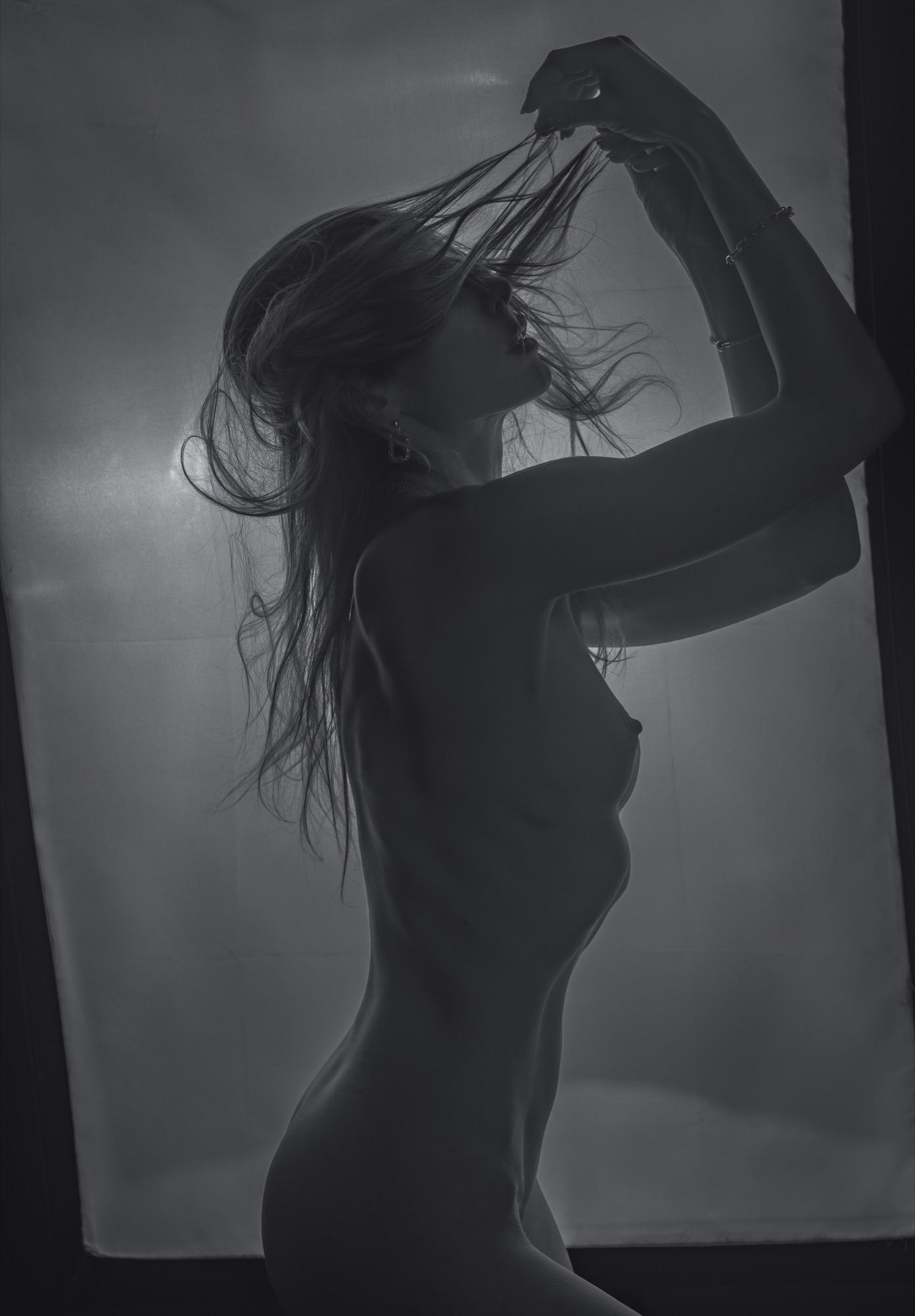 The Veil - Claudio Pari & Cristina Kiwifree Image 2