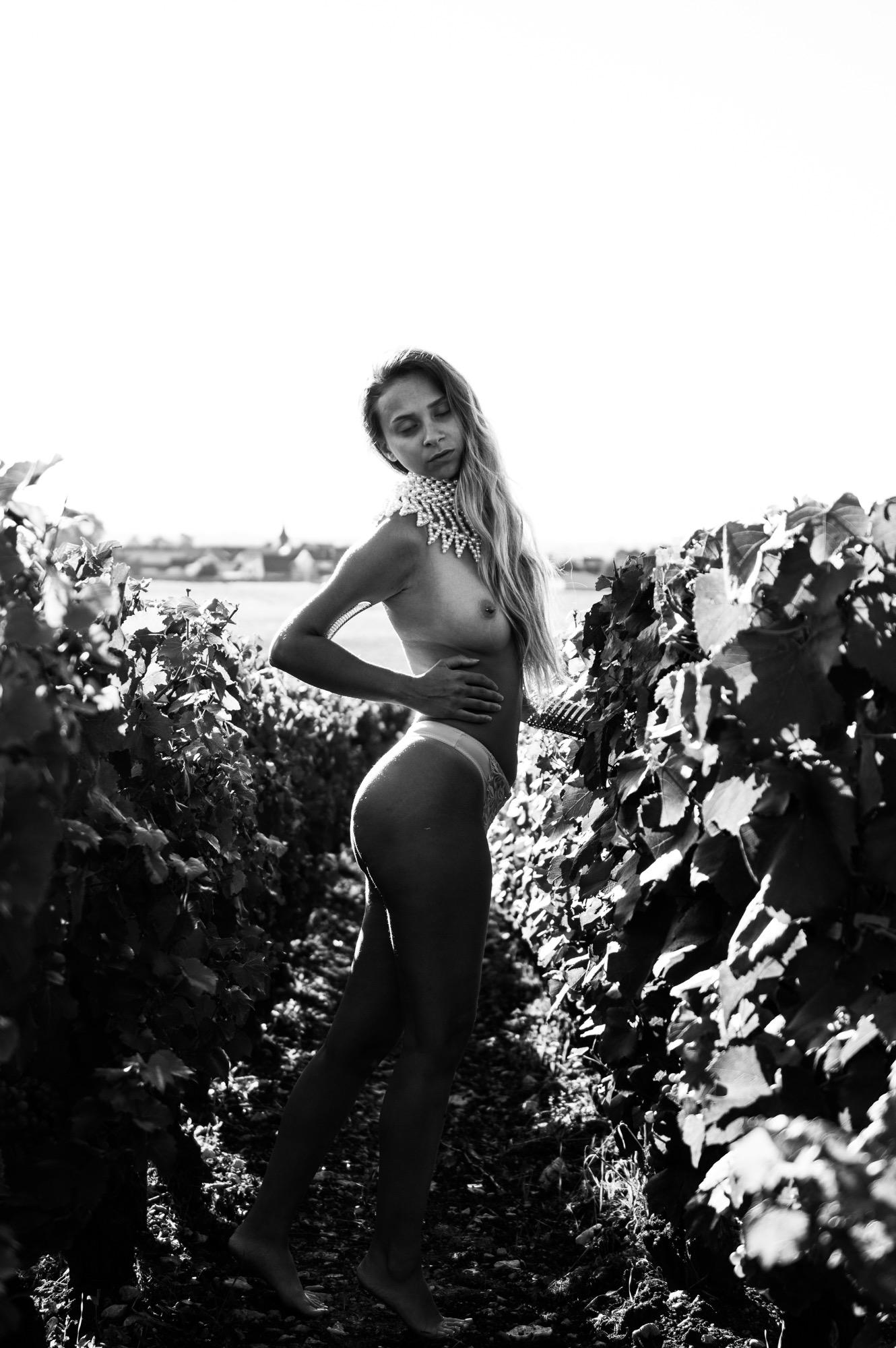 Botanical Boudoir Photography: Embracing Nature in Intimate Settings Image 3