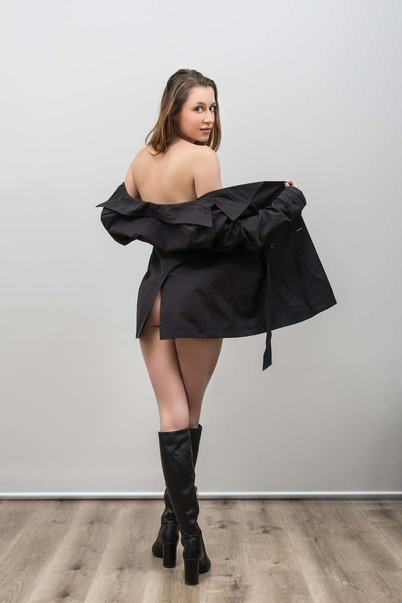 Three Props - Renee Gardner & Jorge Colvin Image 13