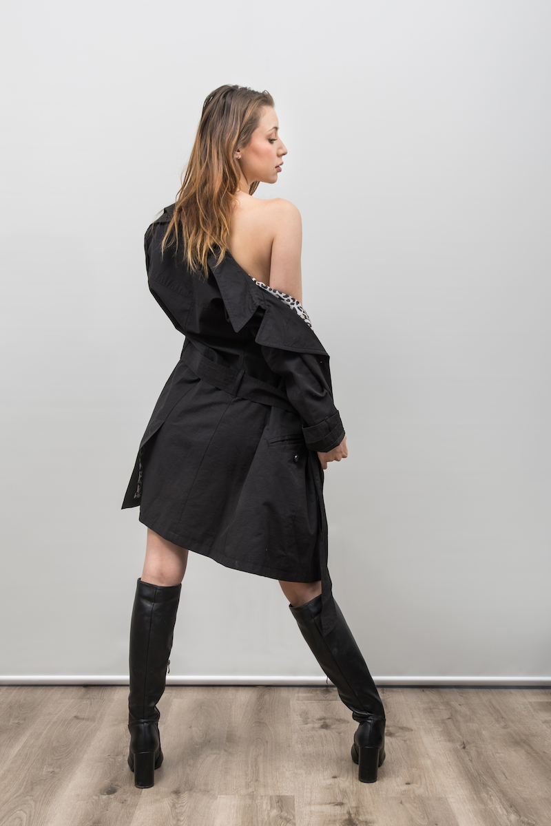 Three Props - Renee Gardner & Jorge Colvin Image 7