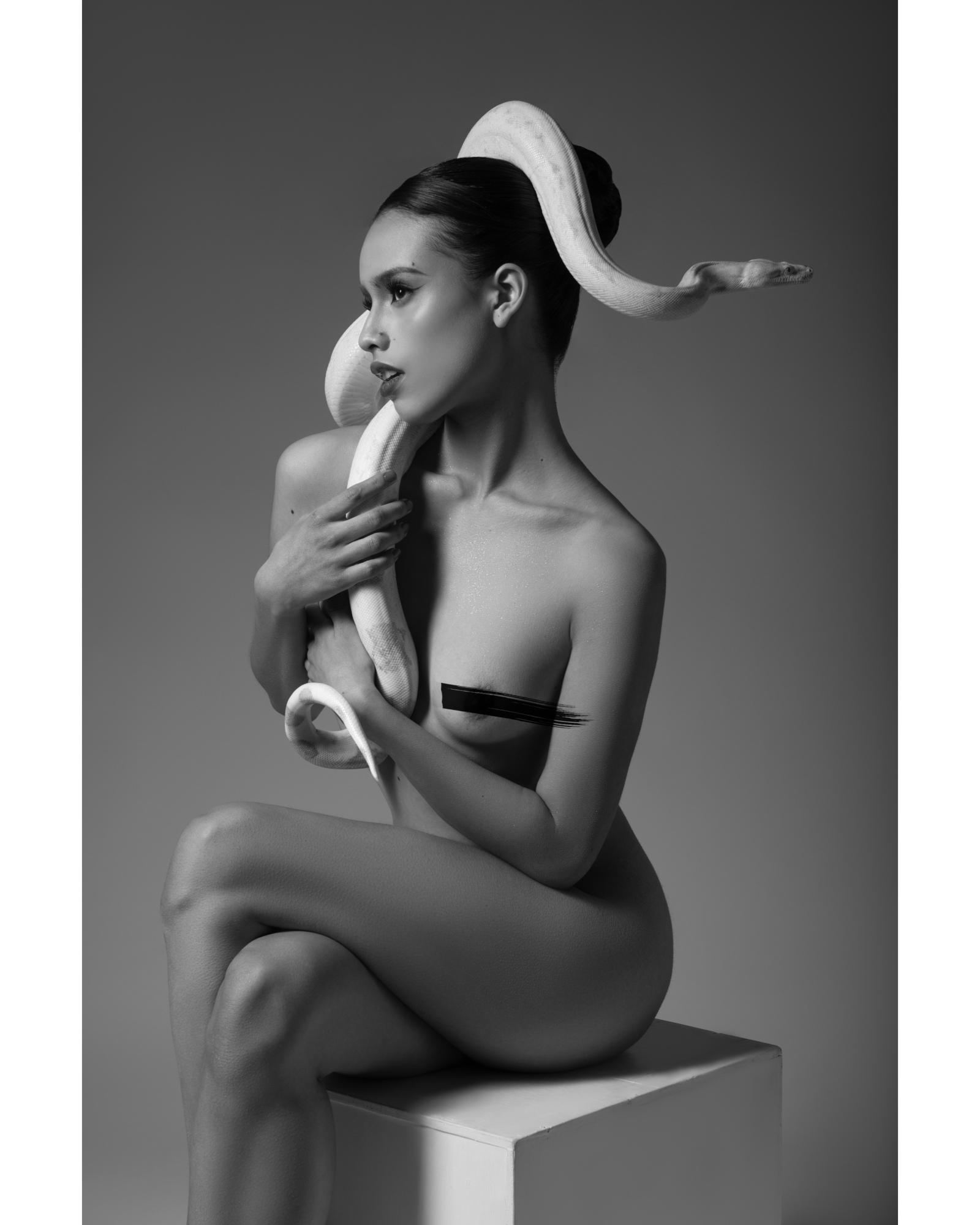 To'on Kaan - ToniePop & The Real Solange Image 10