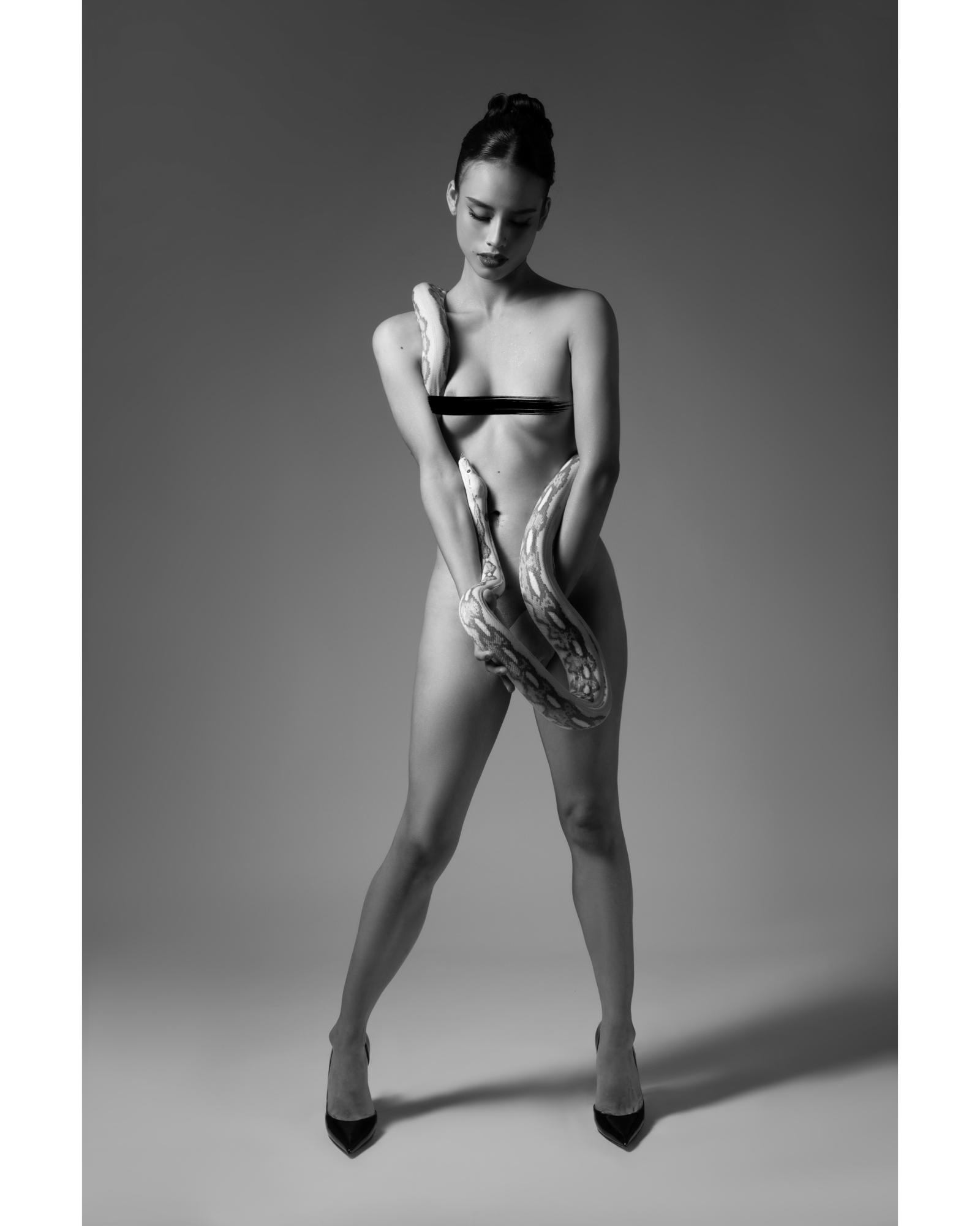To'on Kaan - ToniePop & The Real Solange Image 5