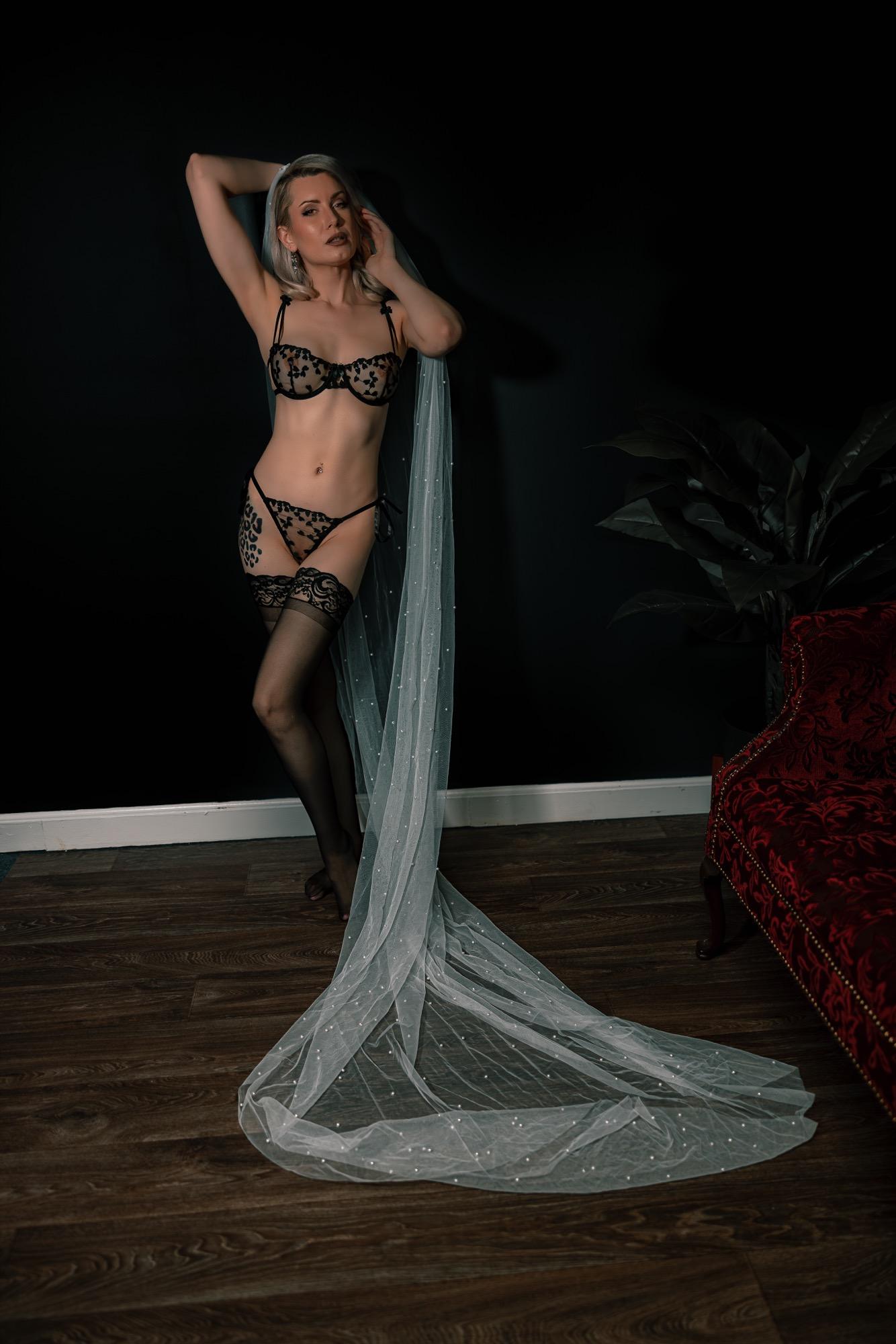 Veiled In Confidence: A Bold Bridal Reveal - James lee & Brittanyjean_pinup Image 4