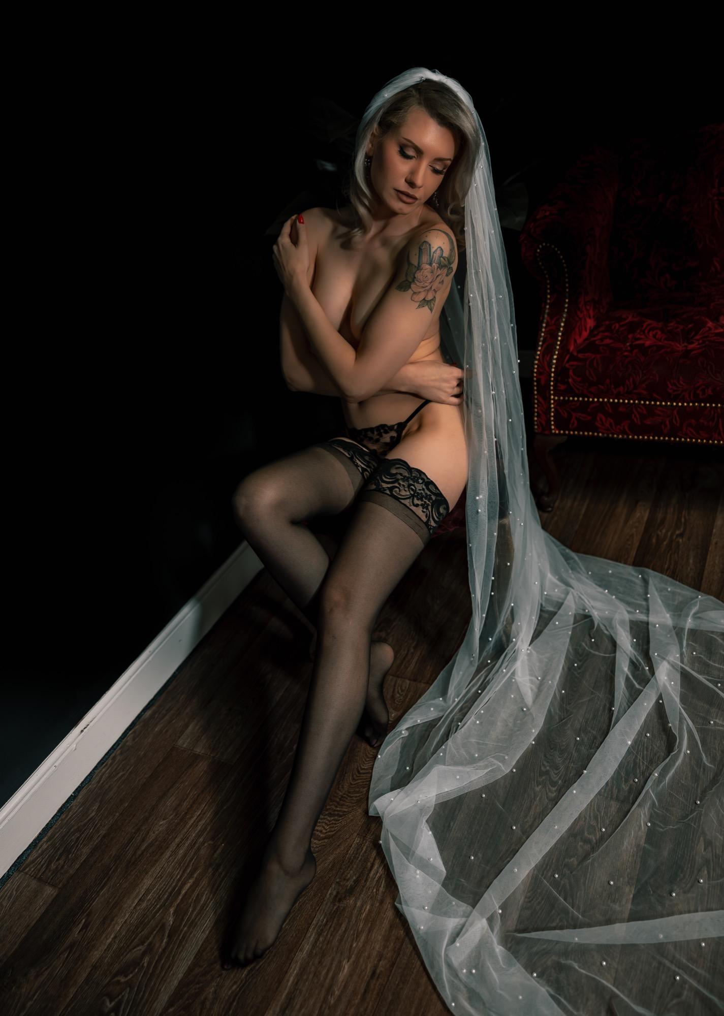 Veiled In Confidence: A Bold Bridal Reveal - James lee & Brittanyjean_pinup Image 9