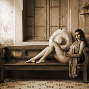 Vildnei Andrade Bruna Sarani Claudia Bueno Sombreiro 8 2ilmv6y Boudoir Poses in the Balcony