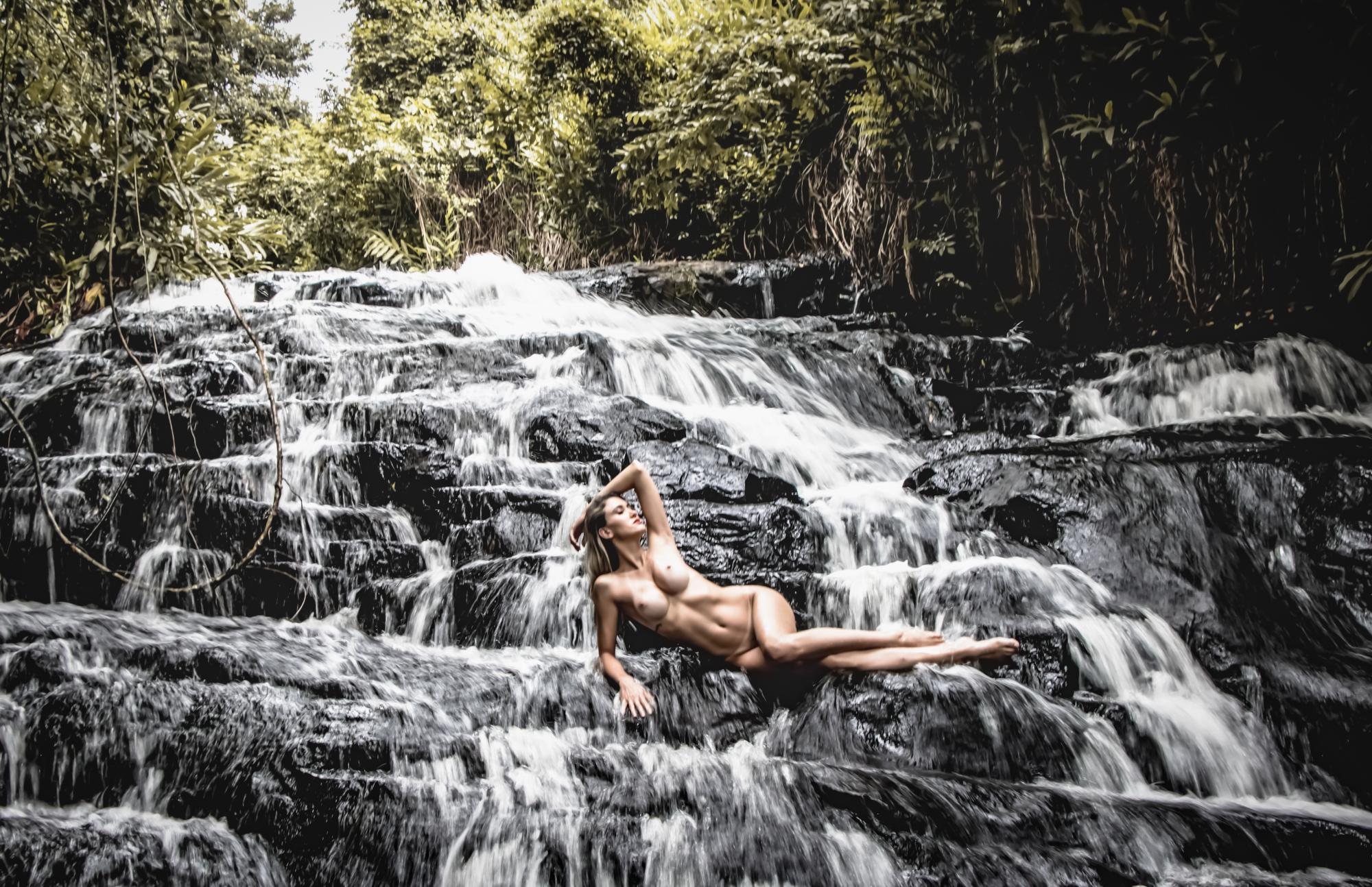 Water & Mountain - Alexandre Canina & Paloma Magalhães - @magalhaespaloma Image 4