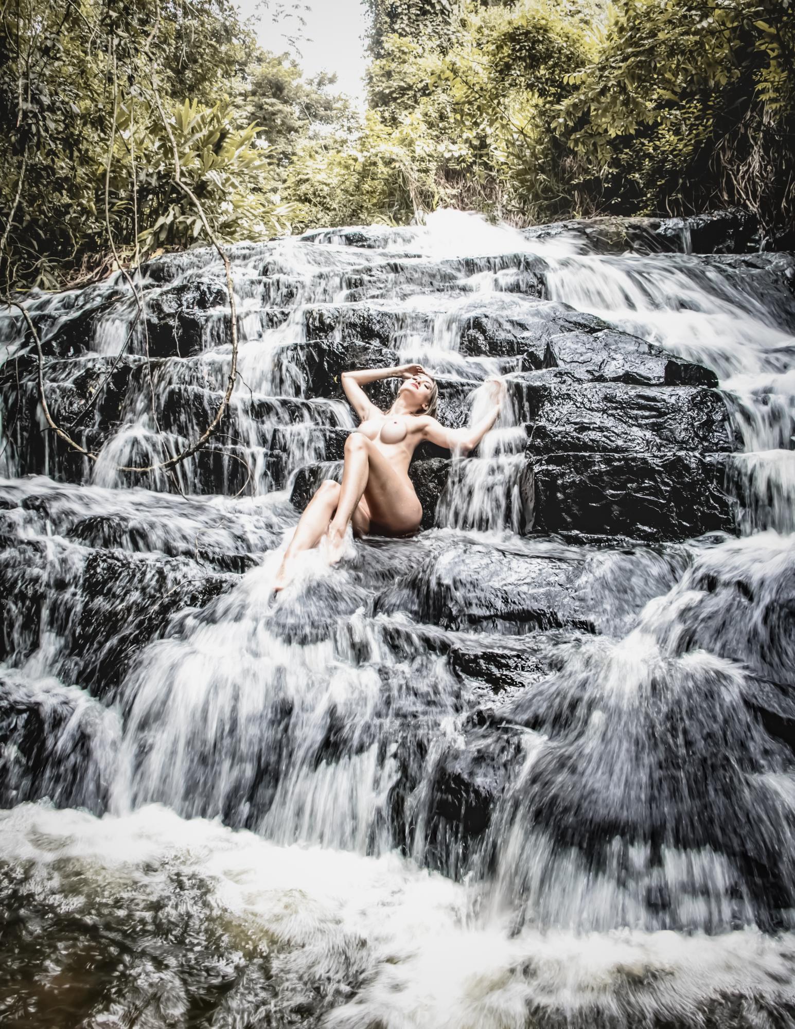 Water & Mountain - Alexandre Canina & Paloma Magalhães - @magalhaespaloma Image 2