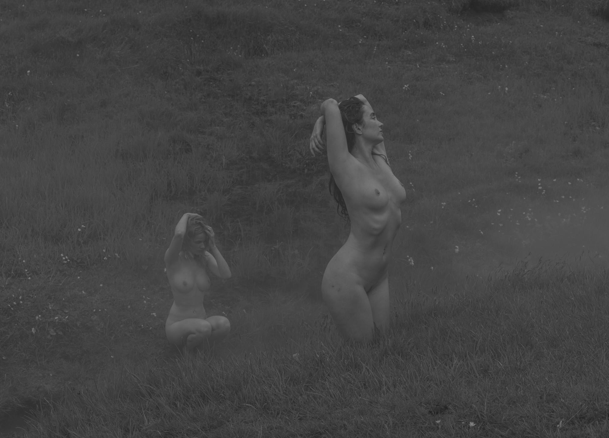 Water Ritual - Claudio Pari & Alshira Alcíbar-arechuluaga Gumb & Anastasila & Ksenia & Mini Nini Image 3