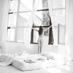 White Sunlight Room Solomiia Sokol Artem Tymoshenko 21 Jkwgoch Boudoir Poses with Curtains