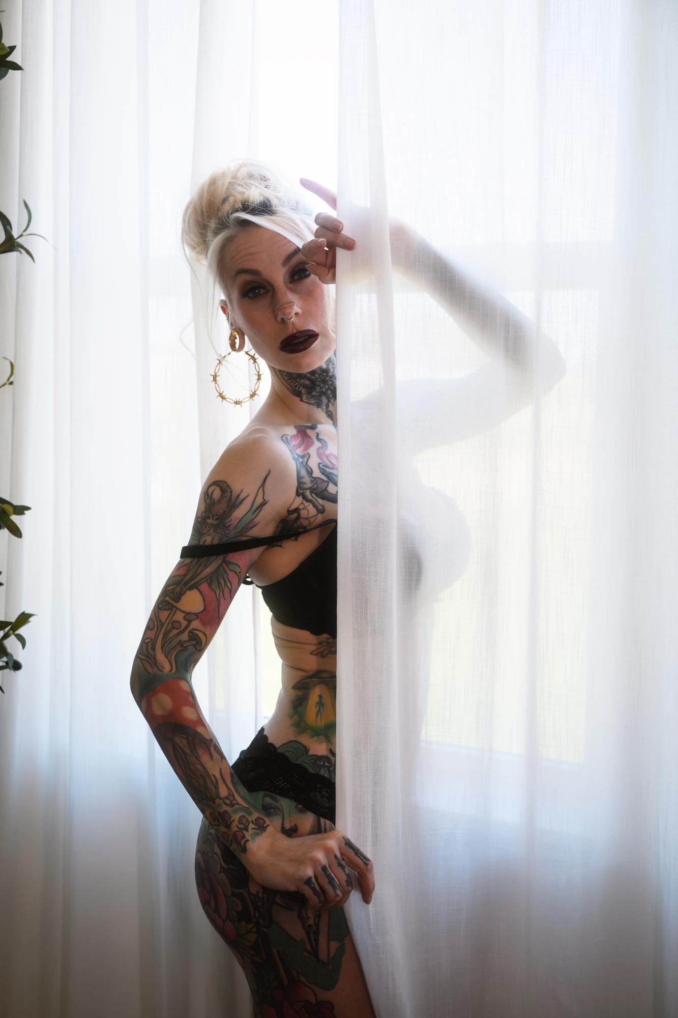 Window Dressing - Thomas Bryan Struble & Kalico De Vil Image 2