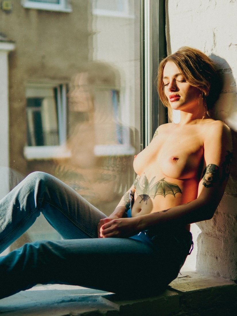 Windowsill Chill - Sinni Suicide & Piotr Daniel Image 12