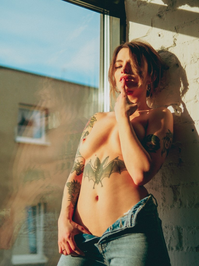 Windowsill Chill - Sinni Suicide & Piotr Daniel Image 7