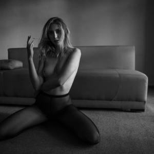 Zuzia Michal Kolaczkowski 13 Ycb2tv9 Boudoir Poses on the Floor