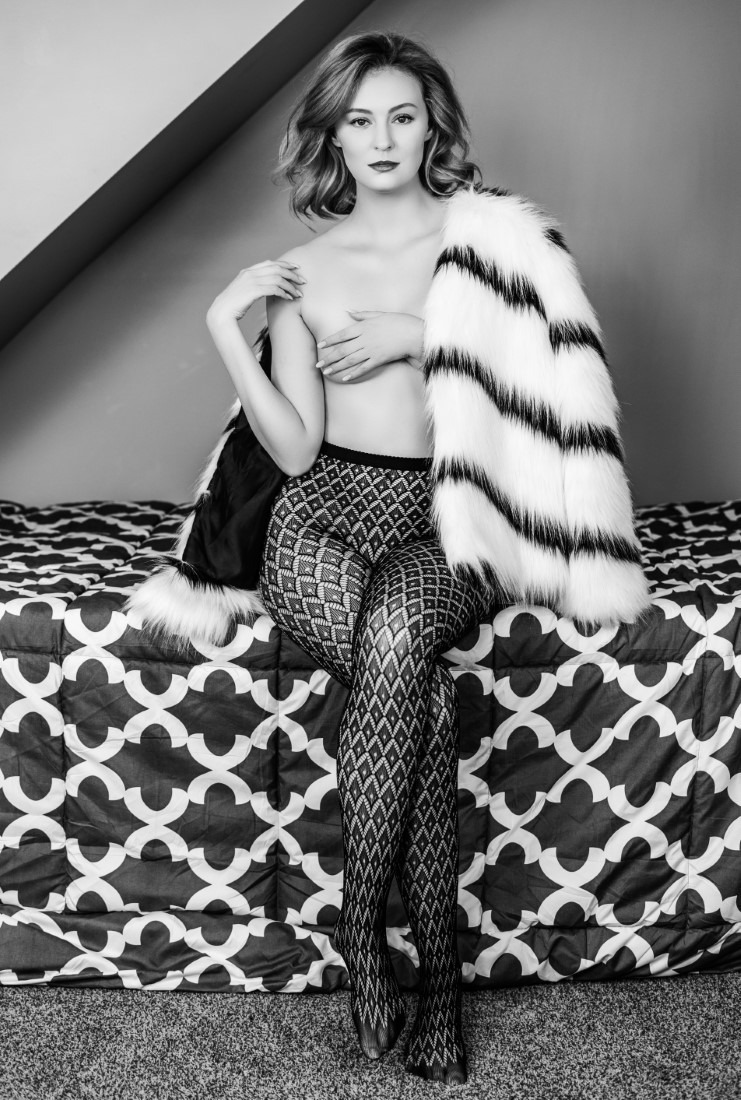 Boudoir In Black And White - Ashley-rose Coubrough & Red Lion Boudoir Image 7