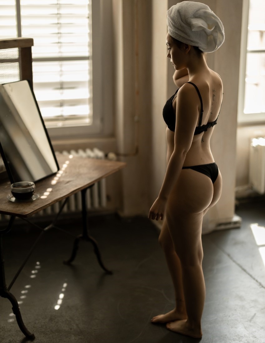 Girl In The Mirror - Arielle & Thomas Hessel Image 3