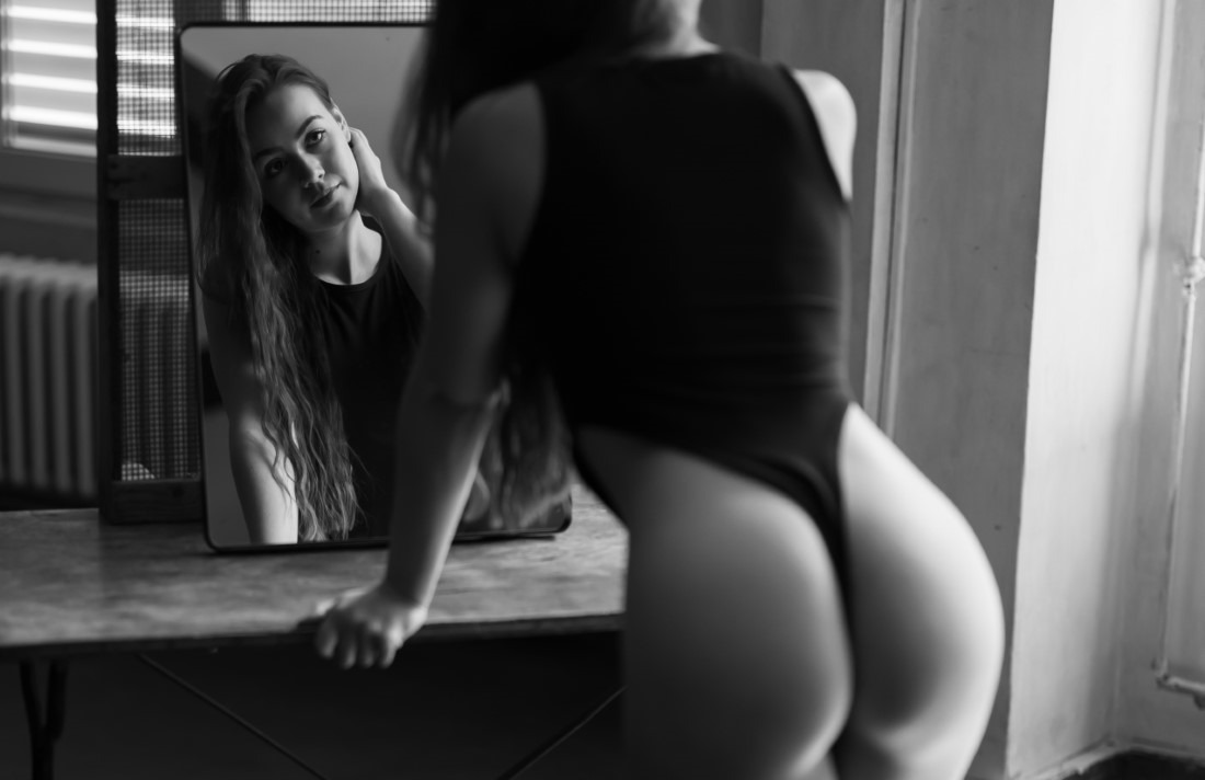 Girl In The Mirror - Arielle & Thomas Hessel Image 8