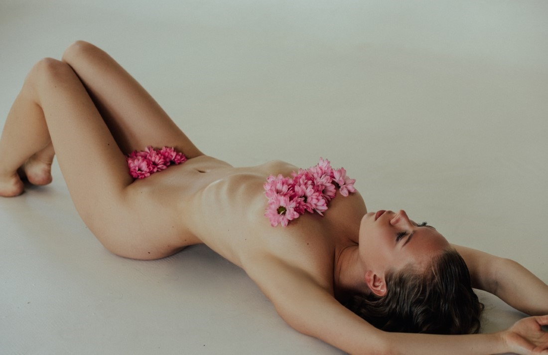 Nude Flower - Polina Grustlivaya & Mikhail Vazhenin Image 1