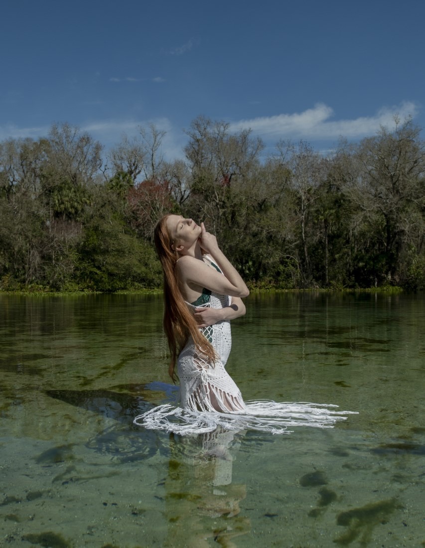 Red Underwater - Jessica Lynette Brooks & Jens Lorenzen Image 6