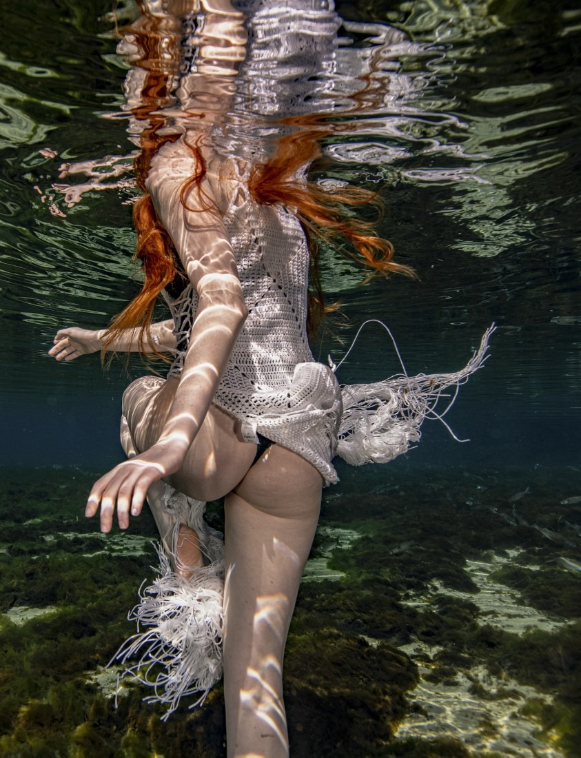 Red Underwater - Jessica Lynette Brooks & Jens Lorenzen Image 3