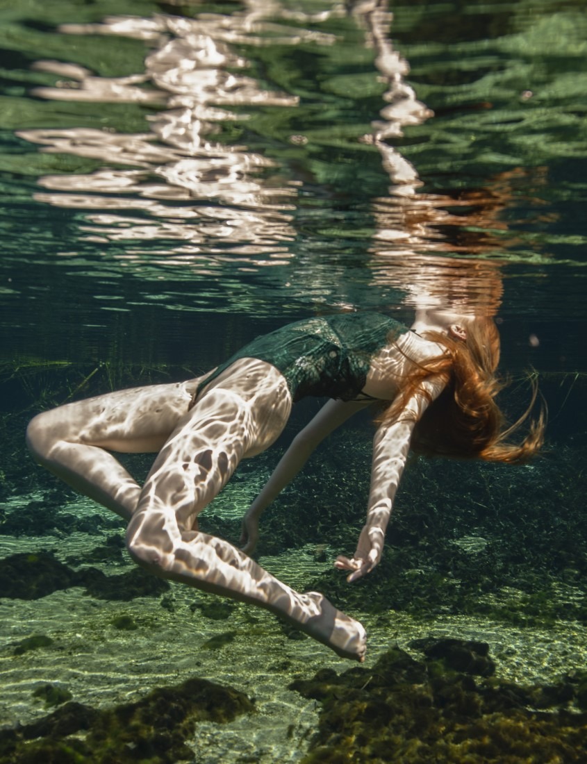 Red Underwater - Jessica Lynette Brooks & Jens Lorenzen Image 1