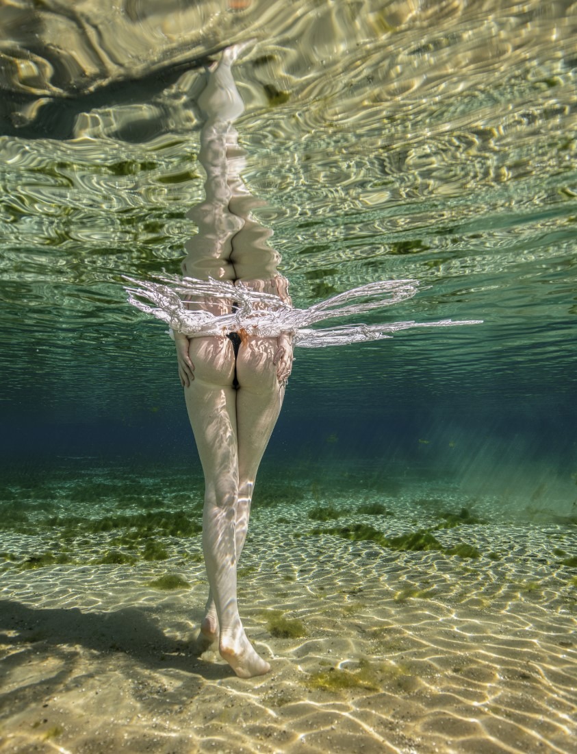 Red Underwater - Jessica Lynette Brooks & Jens Lorenzen Image 16