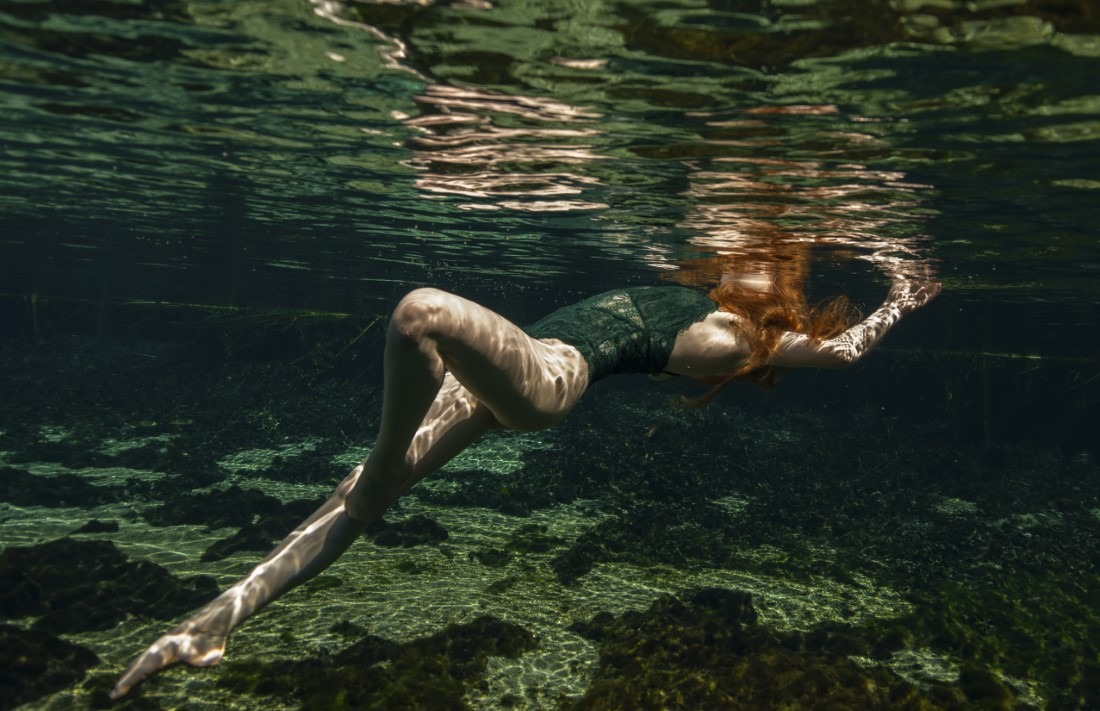 Red Underwater - Jessica Lynette Brooks & Jens Lorenzen Image 10