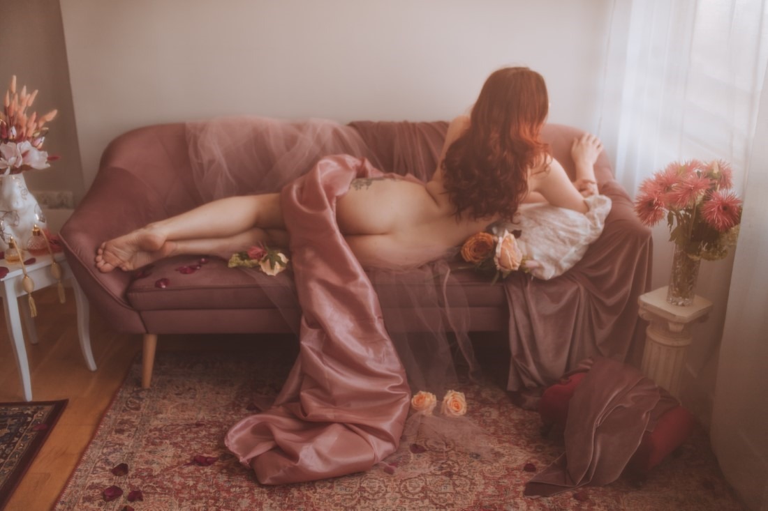 Rossetti's Muse - Katarzyna Guminska & Emilia Lyon Image 9
