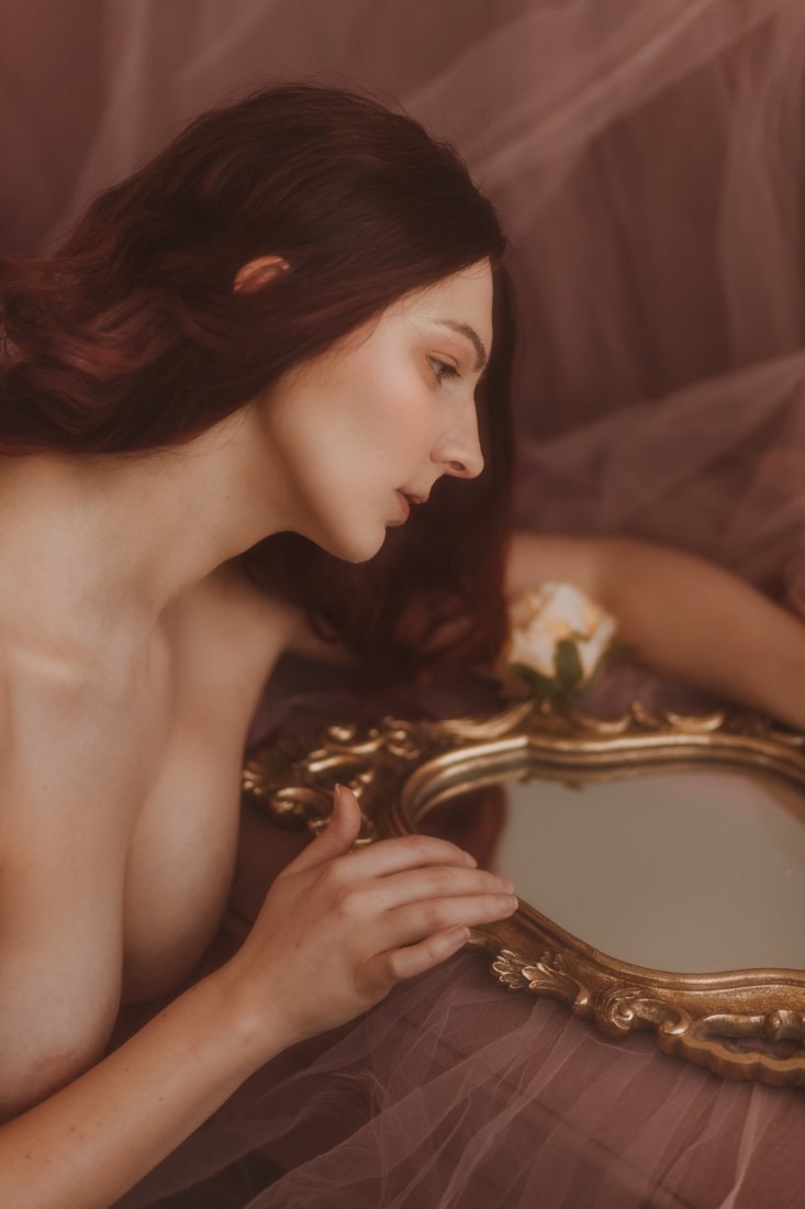 Rossetti's Muse - Katarzyna Guminska & Emilia Lyon Image 8