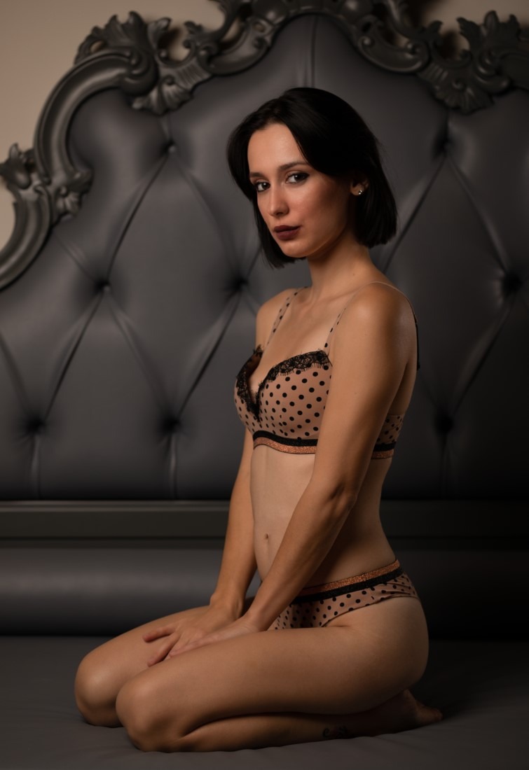The Shower - Amber Hope Model & Lorenzo Della Mano Image 12
