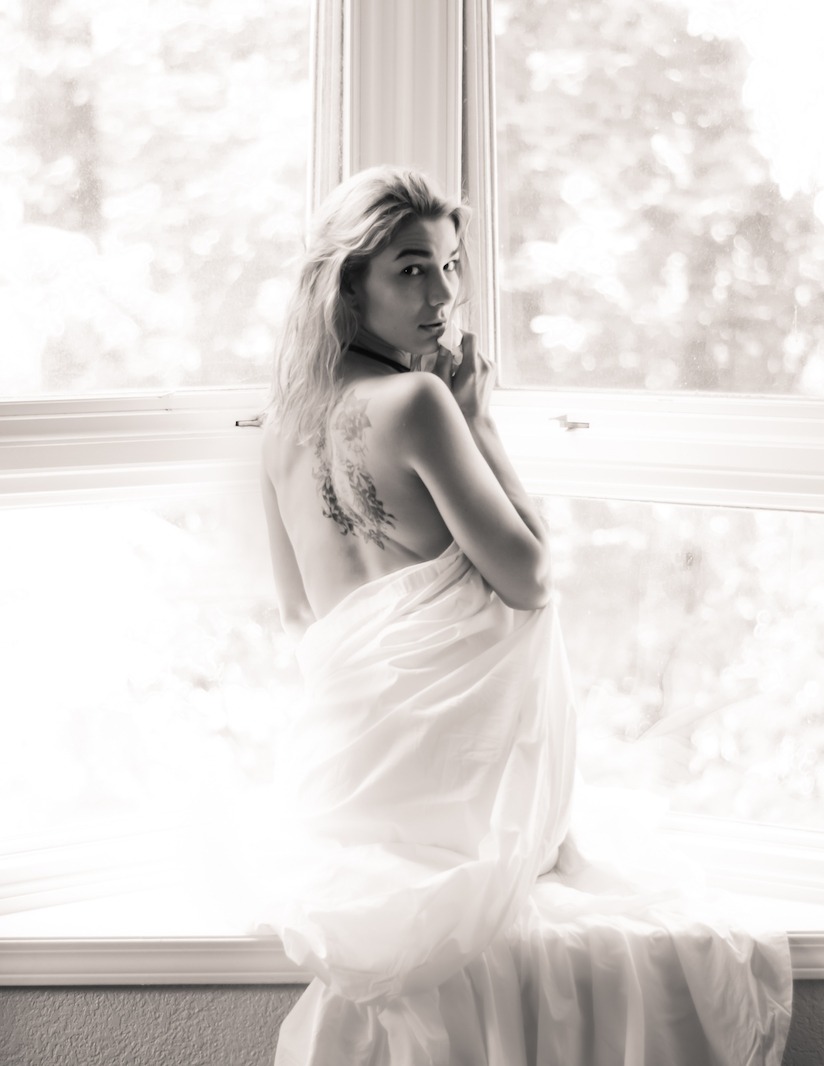 Amanda Nicole & Twisted Kilt Photography - Window Seat Sun Image 2
