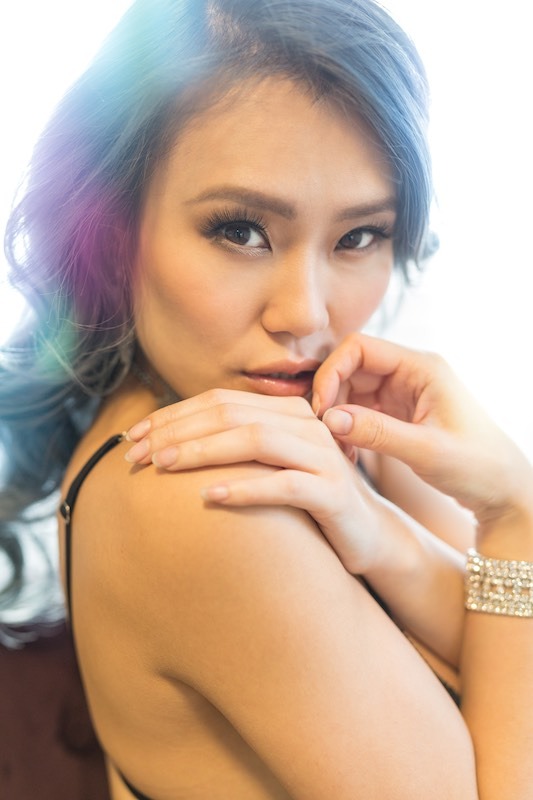 Jennifer Nguyen & Vienna Sparrow & Candicestyles - Hold Me Image 3