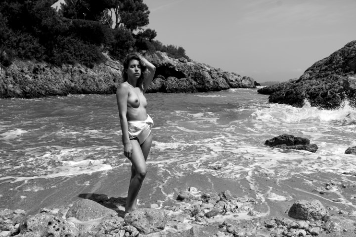 Óscar Bueno Abad & Melanie De Toni - Few Naked Days In Majorca Image 10